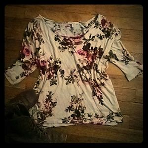 Floral 3/4 sleeve blouse